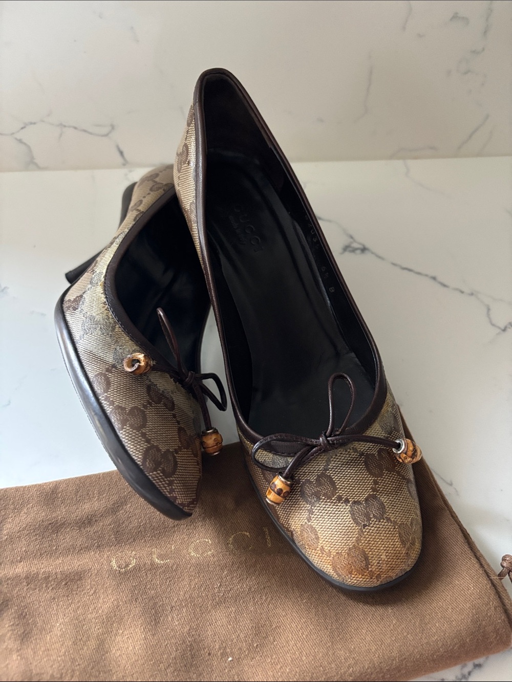 Gucci GG Monogram Canvas Kitten Heel Pumps Bamboo Bow Size 6.5-7